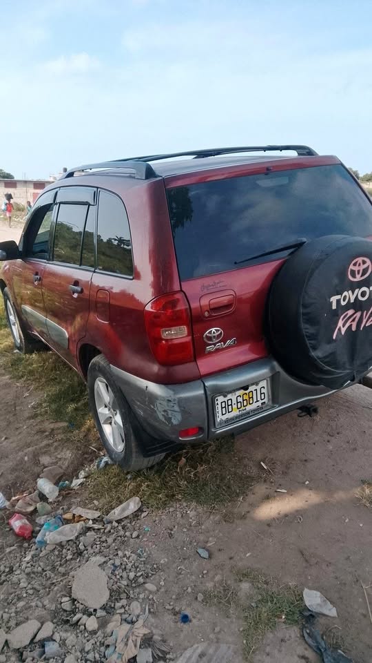 Toyota RAV4 2005 — 98 000 miles