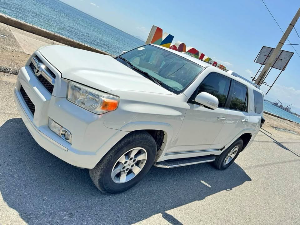 Toyota 4Runner 2011 4x4 d’occasion — blanc