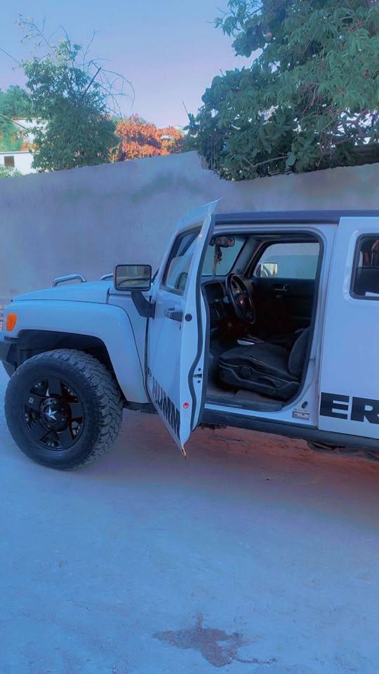 Hummer récemment dédouané — Saint-Marc