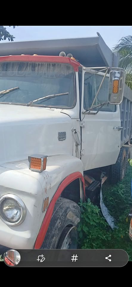 Camion benne Ford 10 roues — Saint-Marc